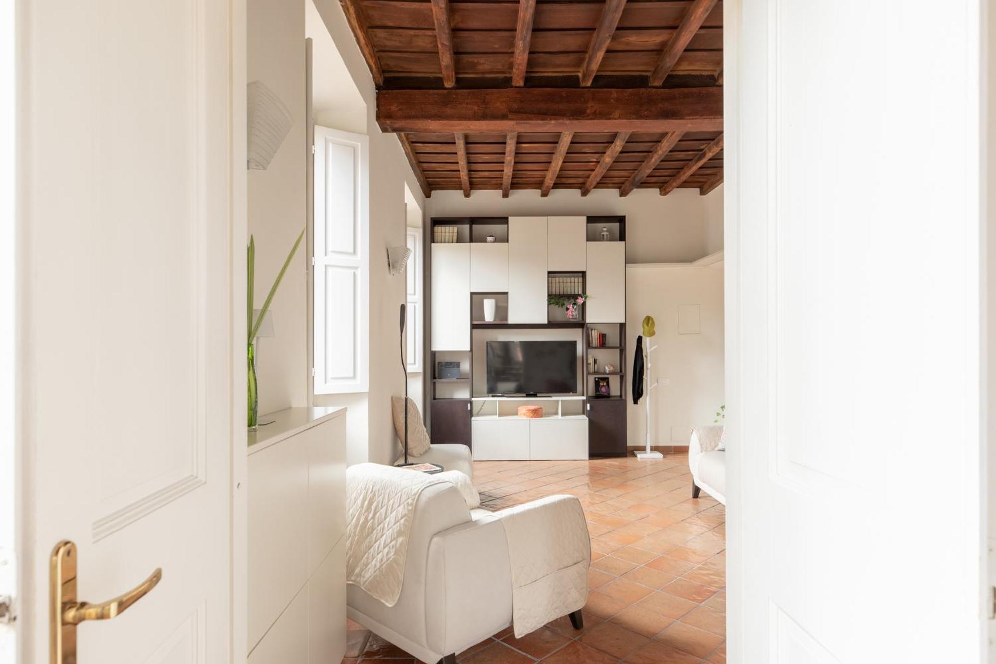 Iflat Trevi Charm, Elegant & Comfy Escape Rom